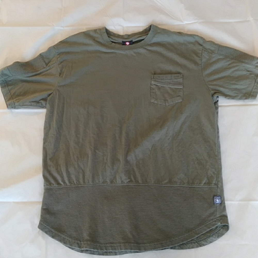 Southpole biker style shirt mens xl